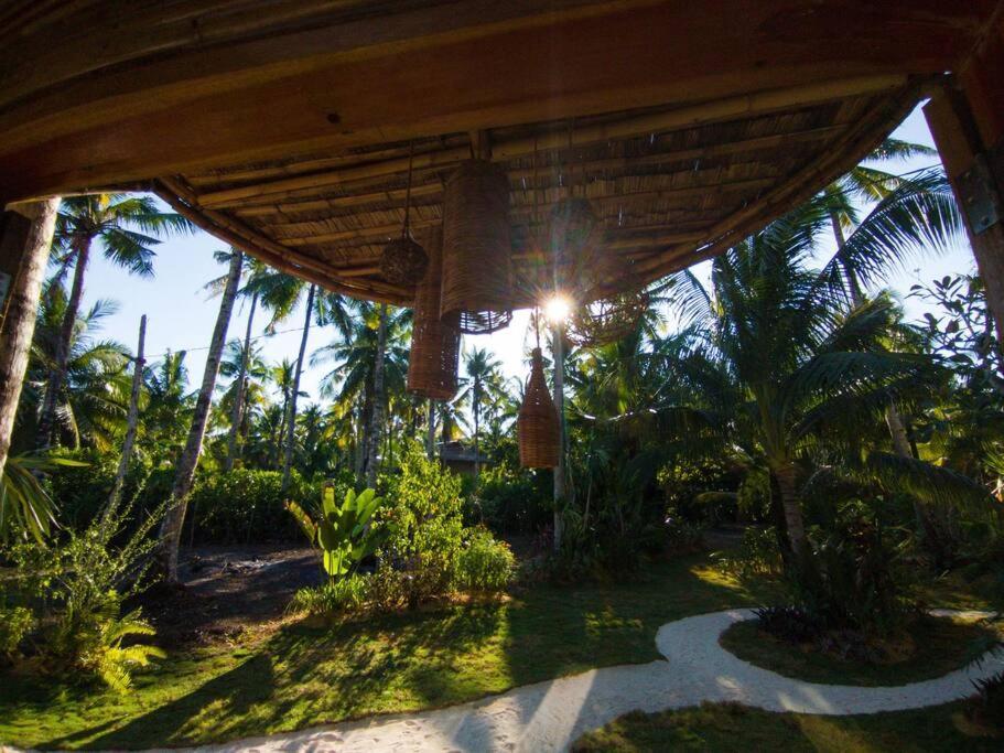 The Bamboo Houses - Tropical Garden & Empty Beach General Luna  Exteriér fotografie