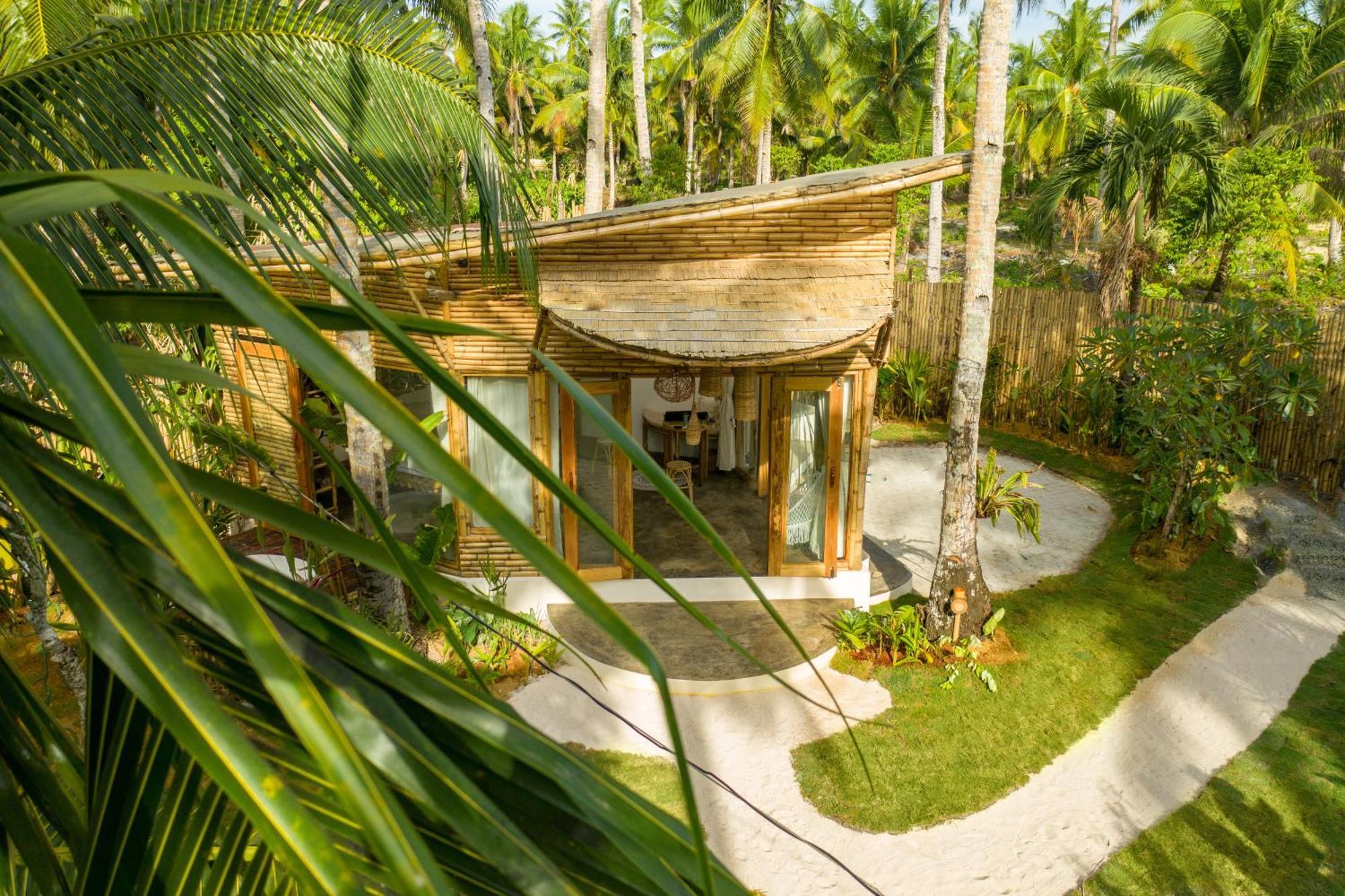 The Bamboo Houses - Tropical Garden & Empty Beach General Luna  Exteriér fotografie
