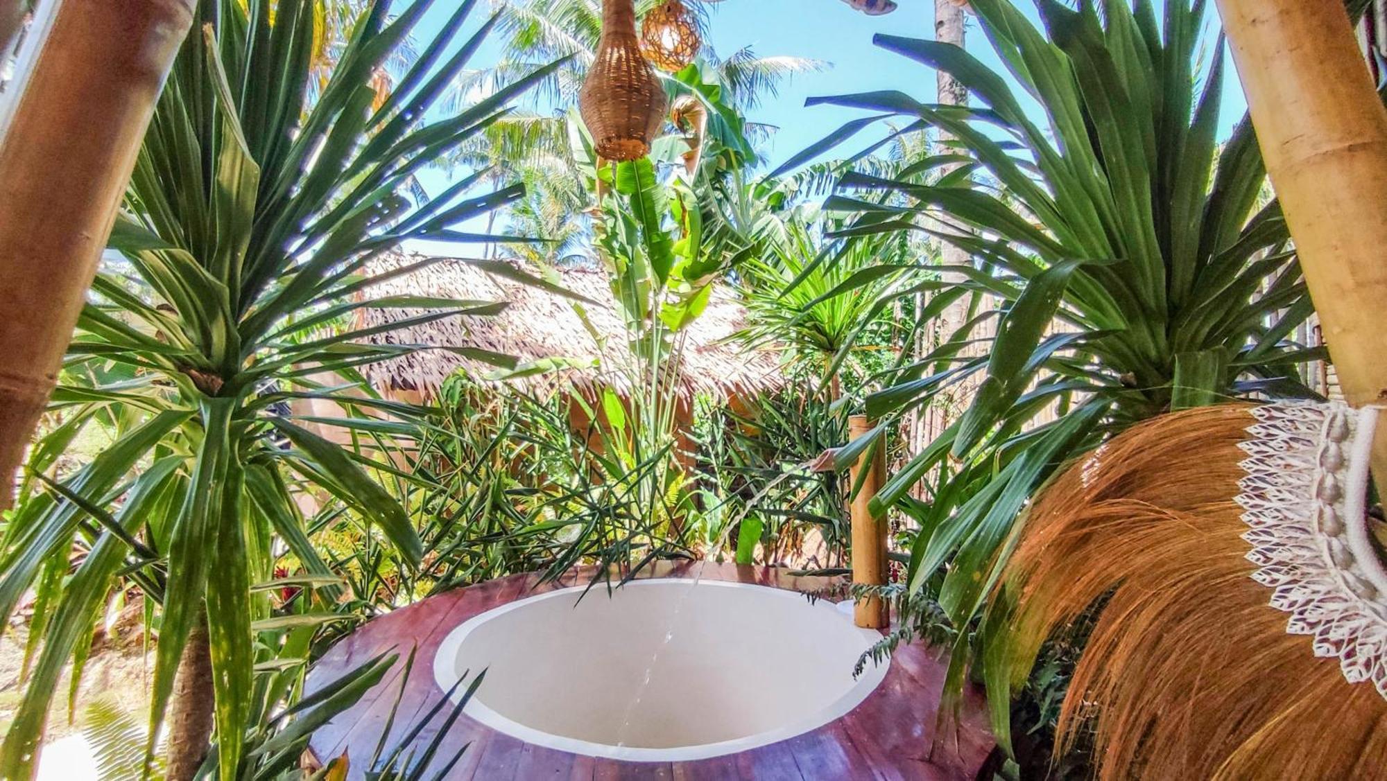 The Bamboo Houses - Tropical Garden & Empty Beach General Luna  Exteriér fotografie